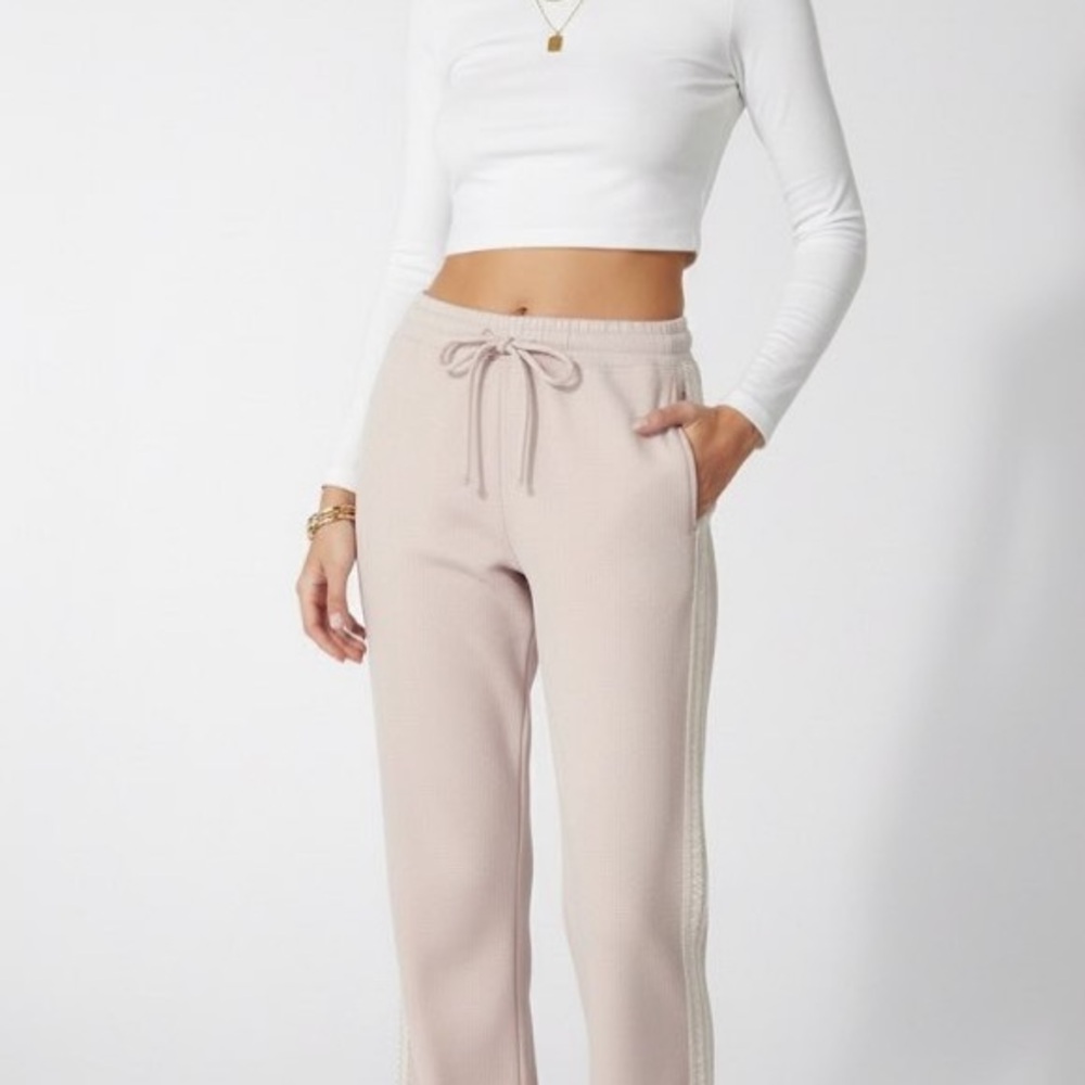 Hollister Gilly Hicks Pink Wide Leg Lace Trim Sweatpants Size M